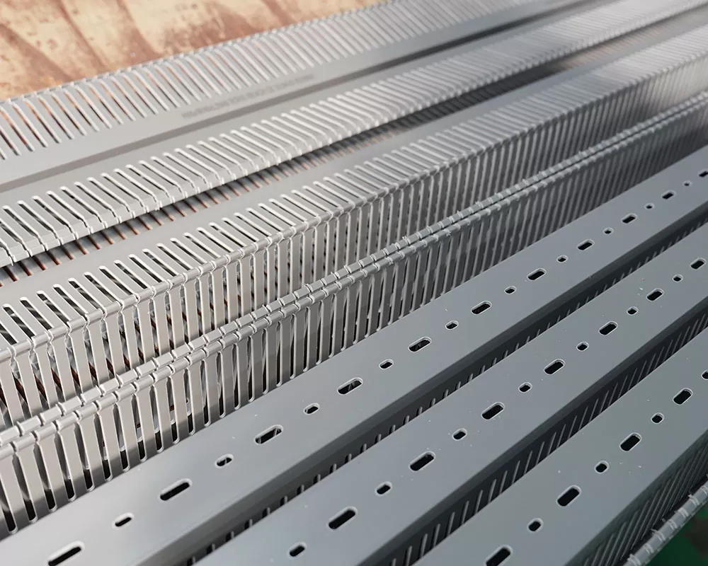 Cad é raon friotaíochta teocht an tráidire cábla lasair-retardant PVC taobh istigh den chomh-aireachta dáileacháin?