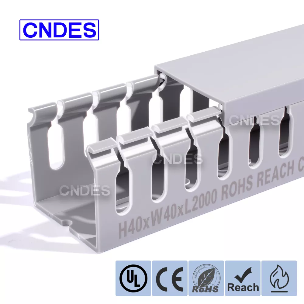 Ducht Sreangaithe PVC 40×40 le Clúdach